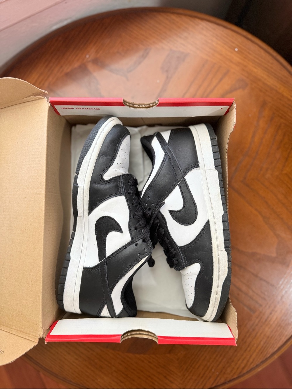 Panda dunks size 5Y/ 6.5 women’s